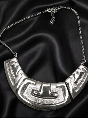 Silver Tone Geometric Statement Necklace Adjustable Chain NWT